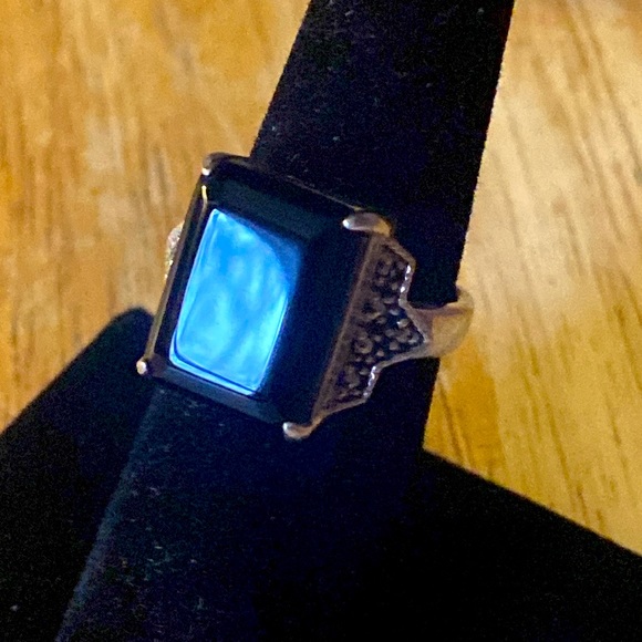 Onyx Sterling Ring, Size 7 - Picture 3 of 5